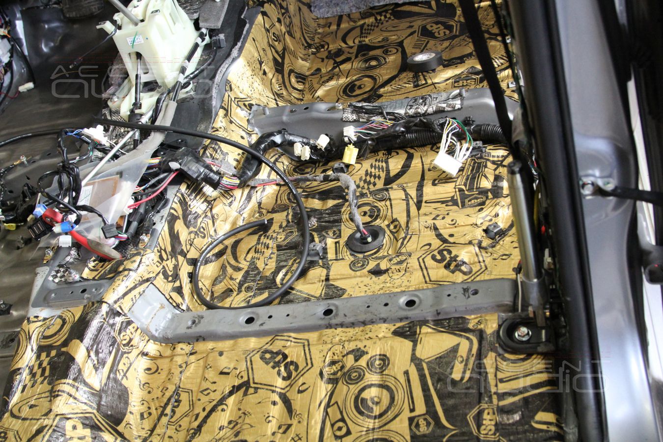 Про нанесение виброизоляции STPGold