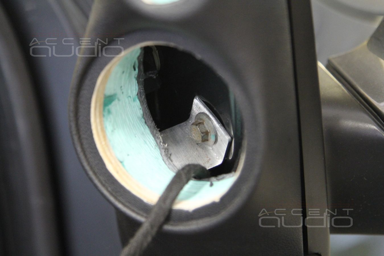 Самое интересное – сразу: подиумы для СЧ и ВЧ излучателей Focal Performance