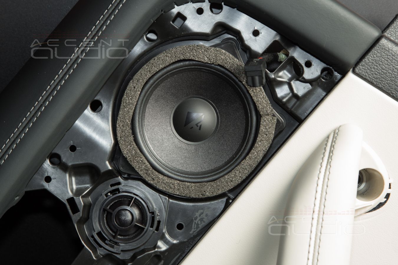 Простая установка среднечастотных Helix Ci7 M100FM-S3 и их отменная эффективность