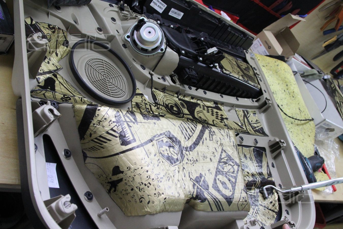 Установка новой акустики Eton в LandRover Discovery Sport