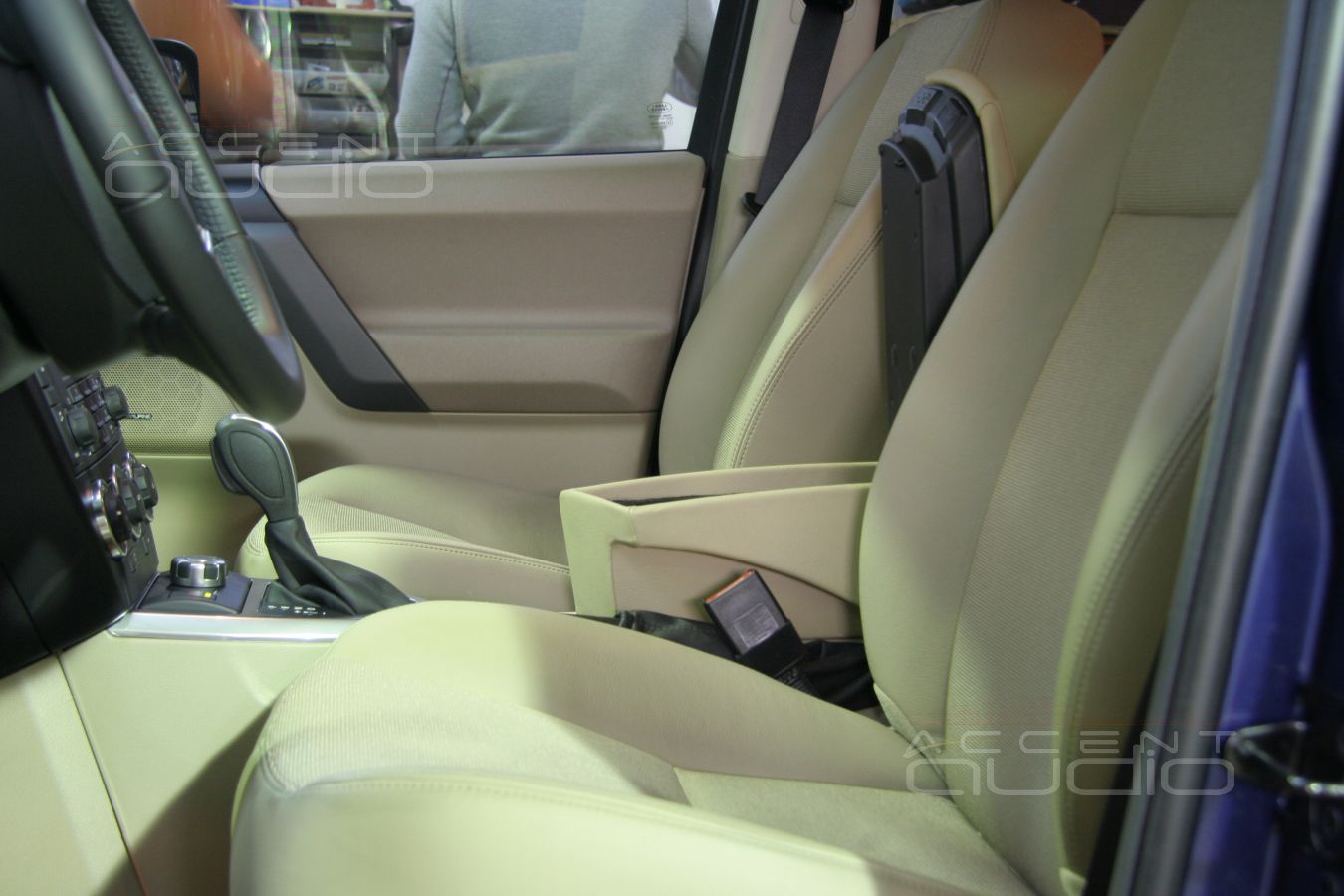 Изготовление и установка подлокотника на LandRover Freelander 2