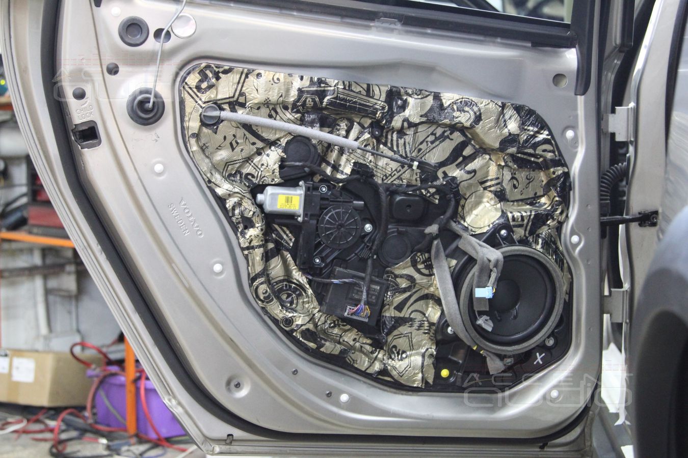 Установка акустики Audison VOCE AV K6 в Volvo XC 70