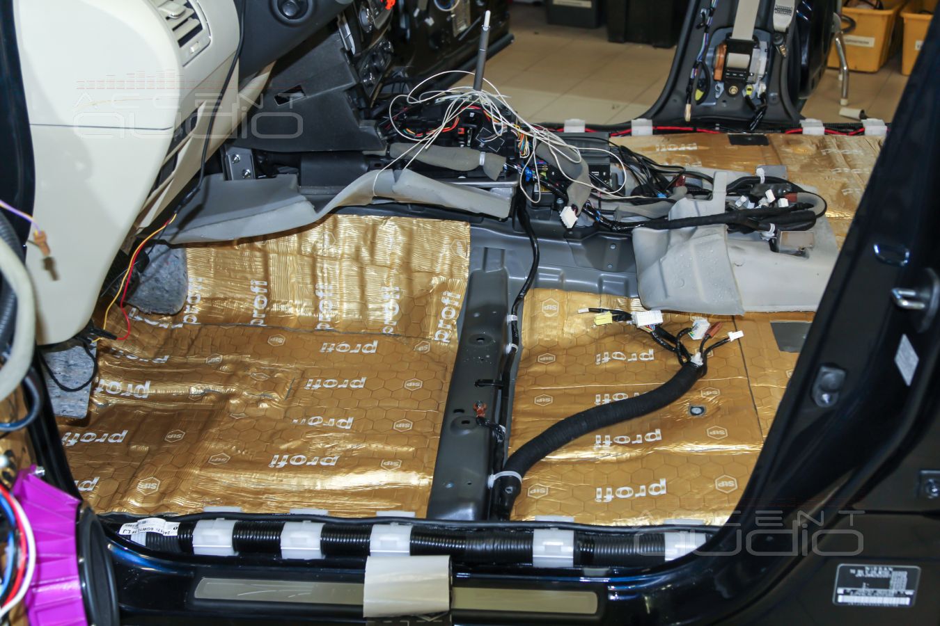 Шумоизоляция – необходимая процедура для любого Infiniti