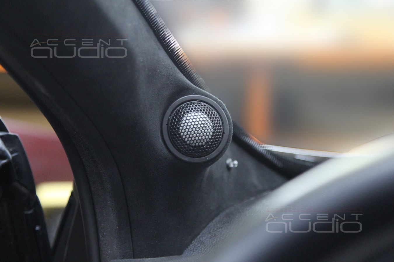 Если нет треугольничков: размещение твитеров на стойках лобового стекла