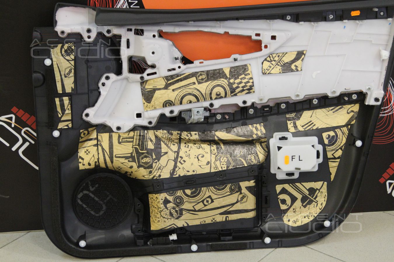 Установка акустики Focal 