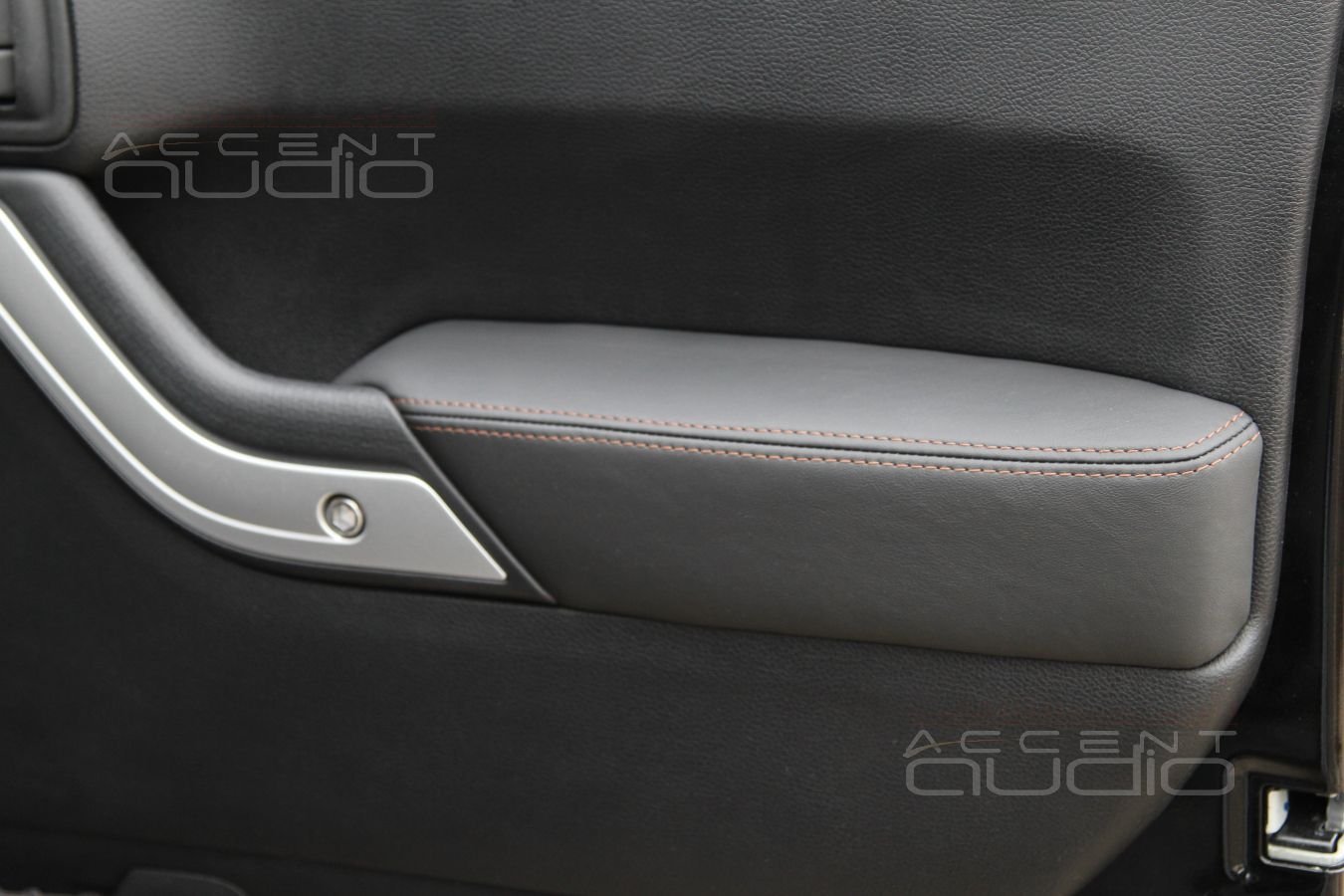 Эксклюзивный кожаный салон Jeep Wrangler