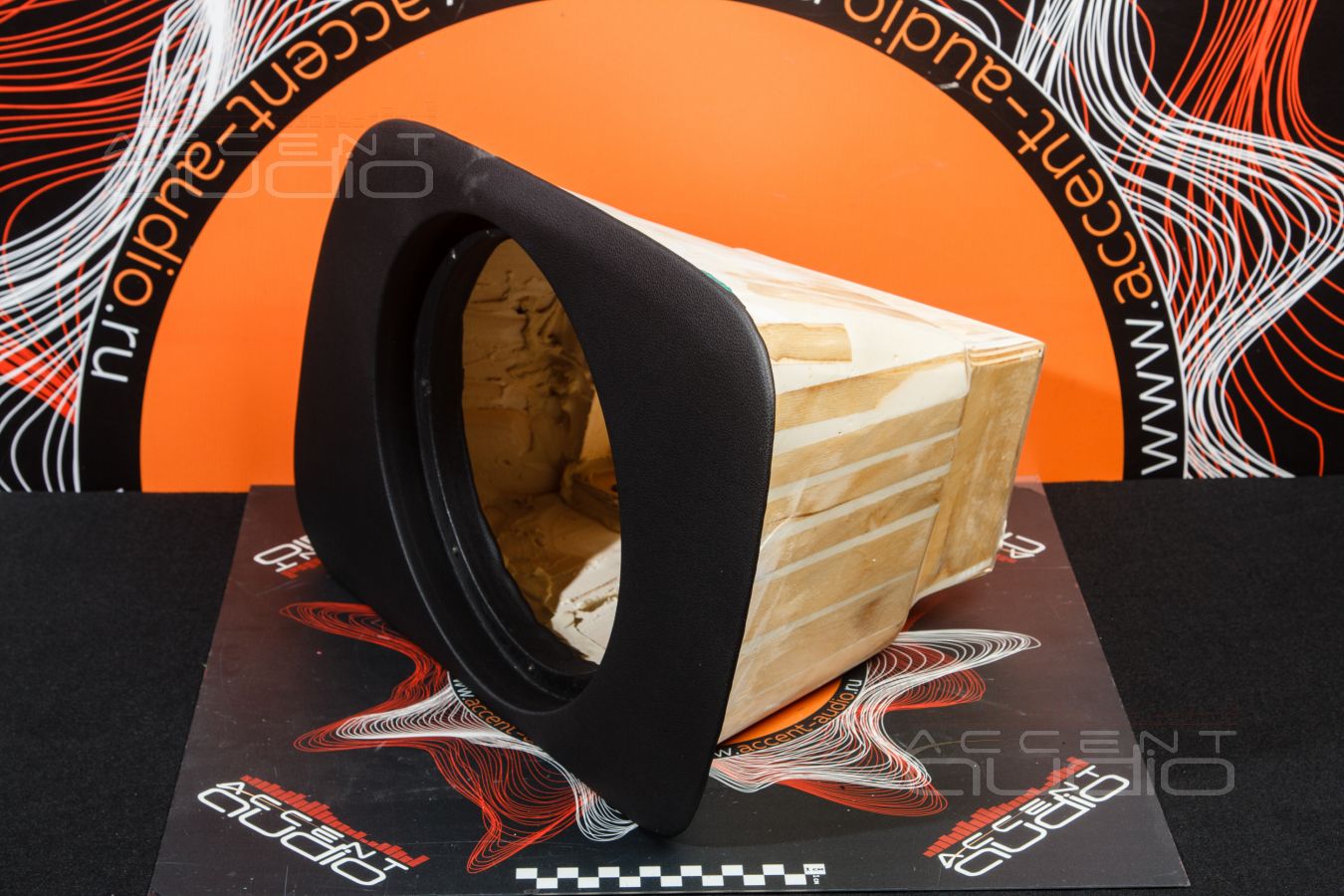 Сабвуфер-стелс с головкой от Dego специально для Audio RS6 Avant