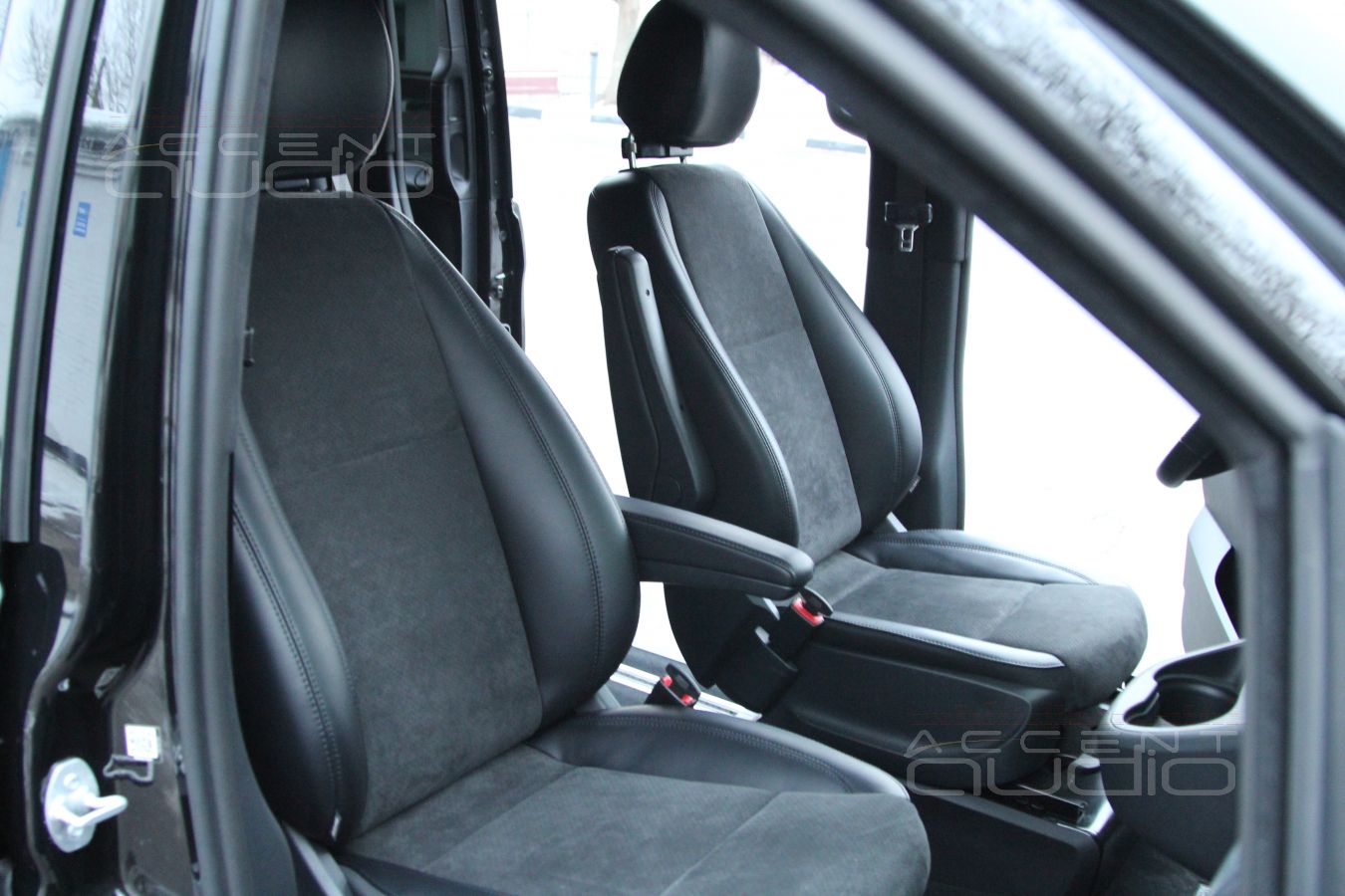 Перетяжка сидений – Alcantara 8230-9002S2