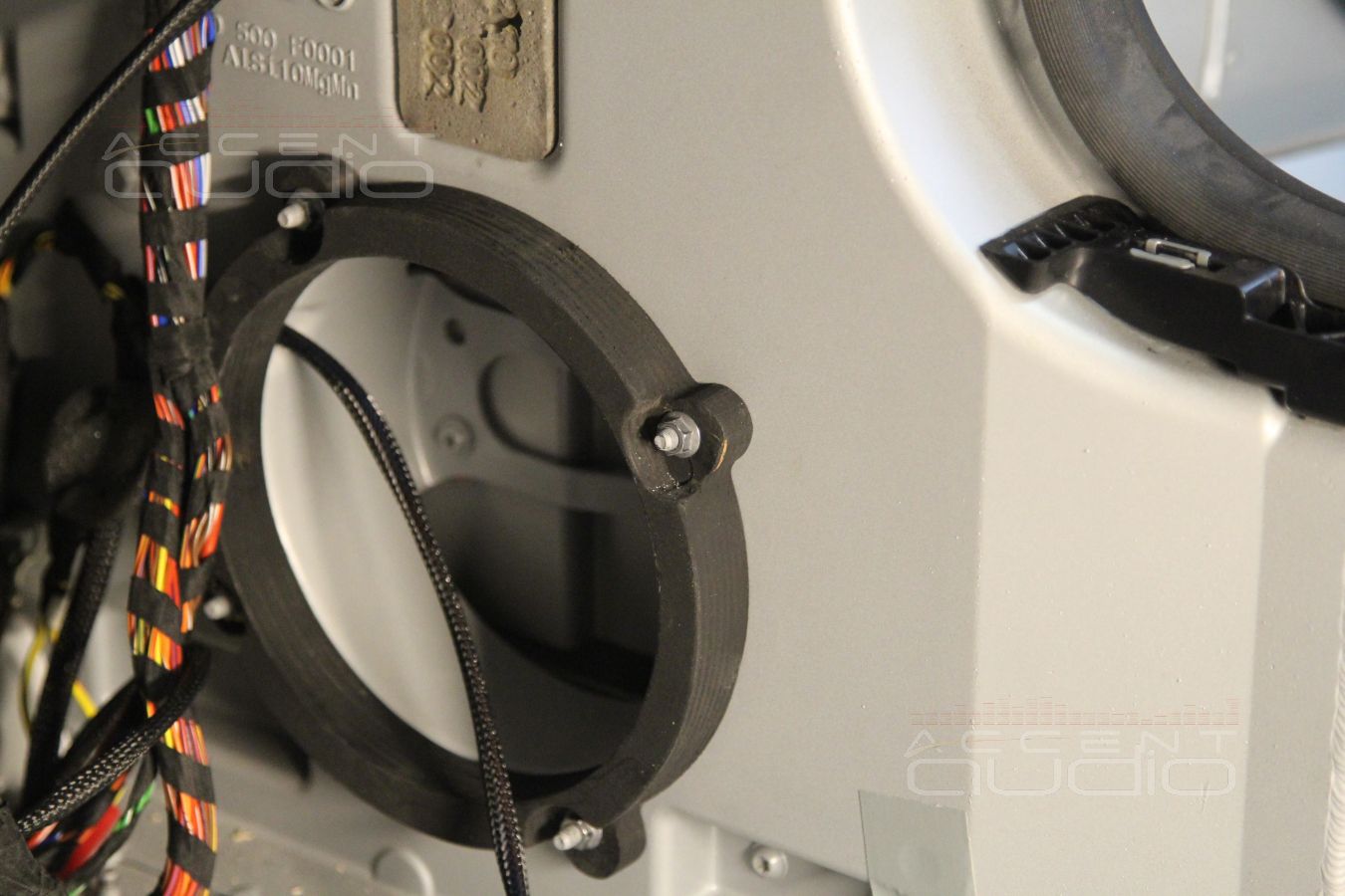 Установка мидбасов Eton MAS 160 в Mercedes-Benz GT