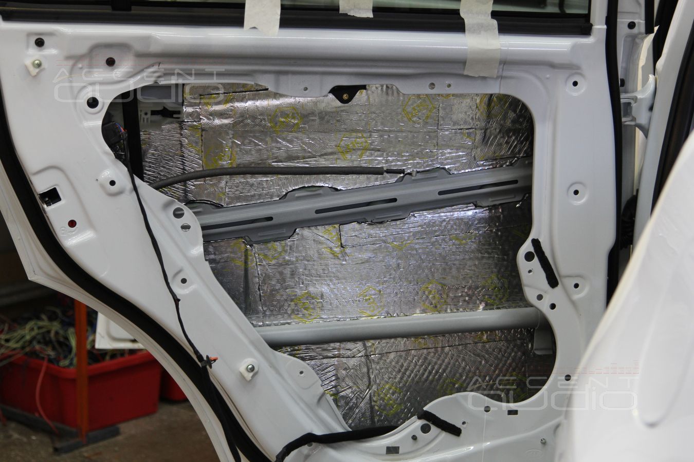 Замена акустических систем (динамиков) в Kia Sportage