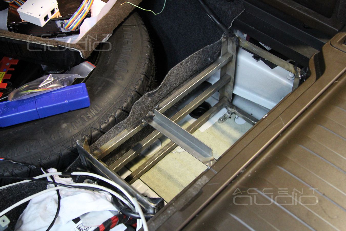 Установка усилителей в BMW X5