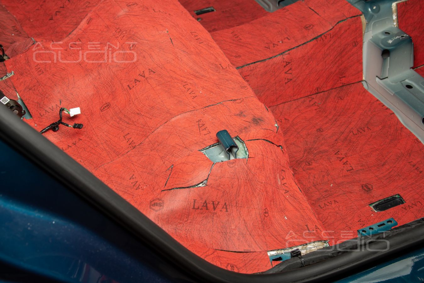 Шумоизоляция Geely Monjaro: материал второго слоя - выбираем лучшее !