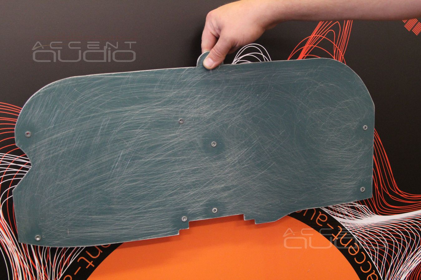 Установка усилителей Helix и Focal в новый C-класс