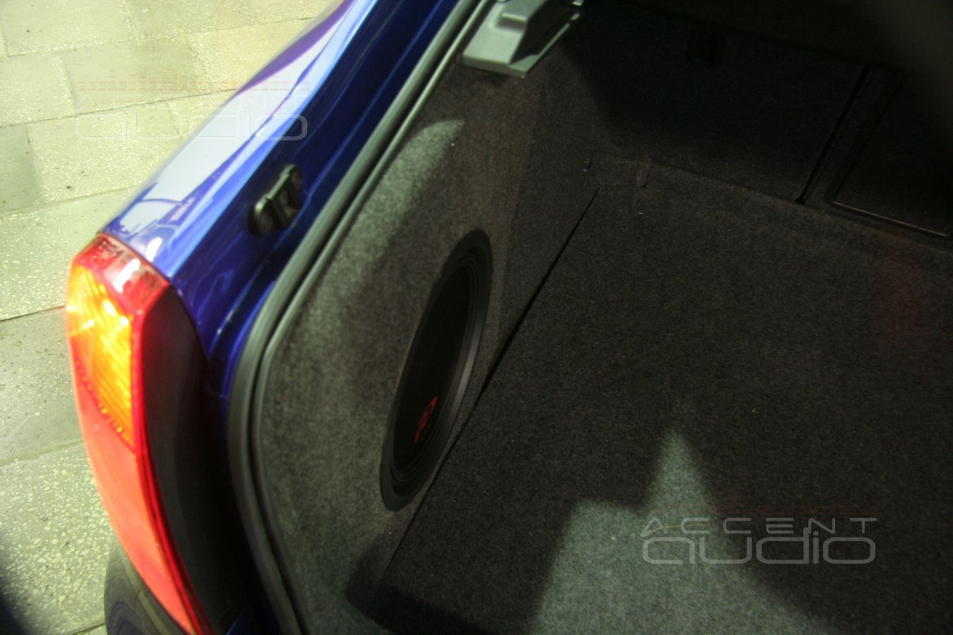 Установка сабвуфера в Skoda Octavia RS