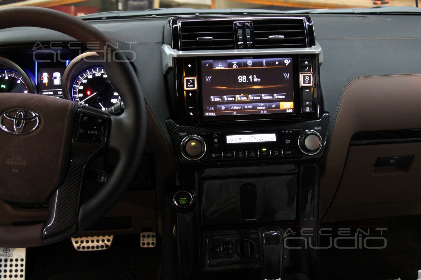 Новый Toyota Prado 150 + новый Alpine X800D = все работает…