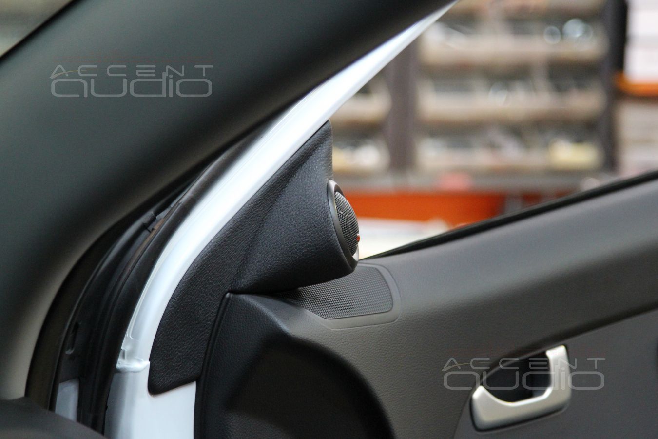 Замена акустических систем (динамиков) в Kia Sportage