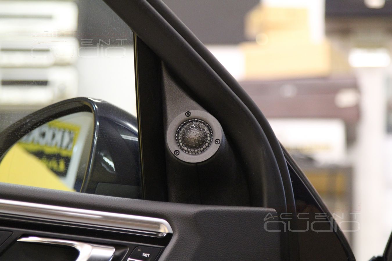 Новая акустика в Porshe Macan - твитеры ScanSpeak