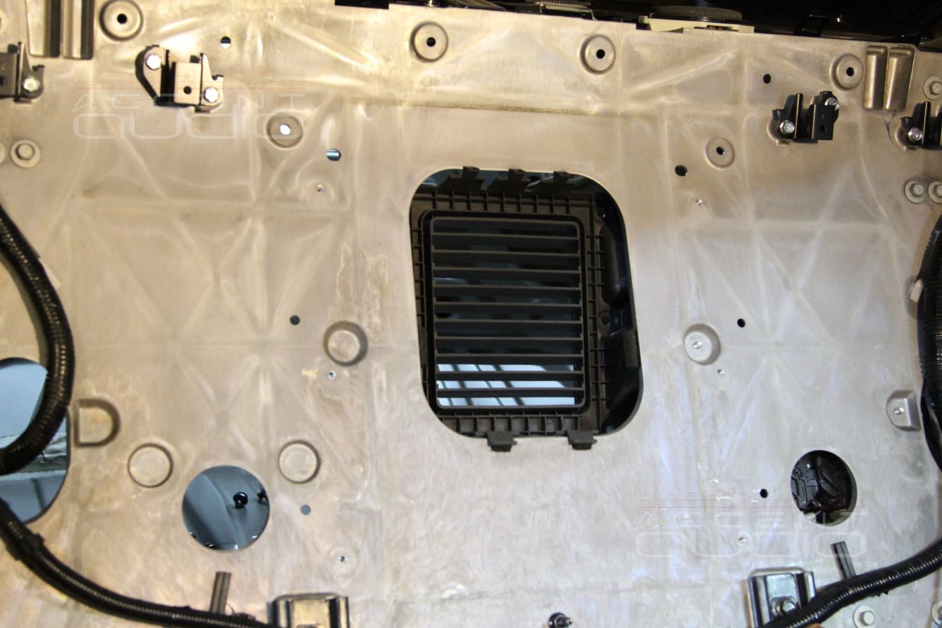 Nissan GT-R - теперь не самый шумный. Полная шумоизоляция.