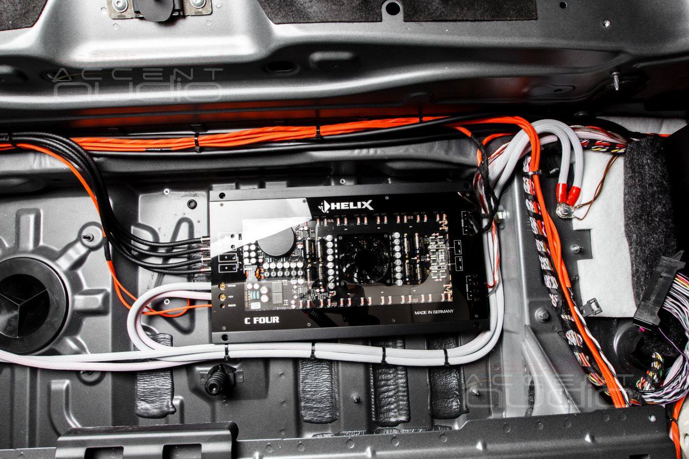 Глубокая интеграция усилителей Helix CFour и H400X в Mercedes-Benz GLS 2020