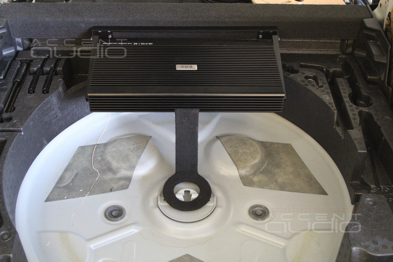 Установка усилителя E.O.S AE-4100.1 SE