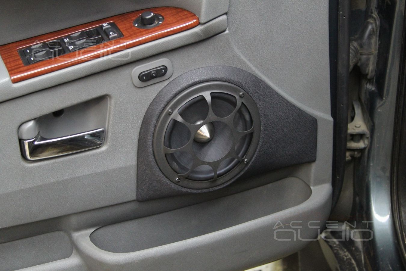 Грубый Hi-End для Jeep Grand Cherokee 2008