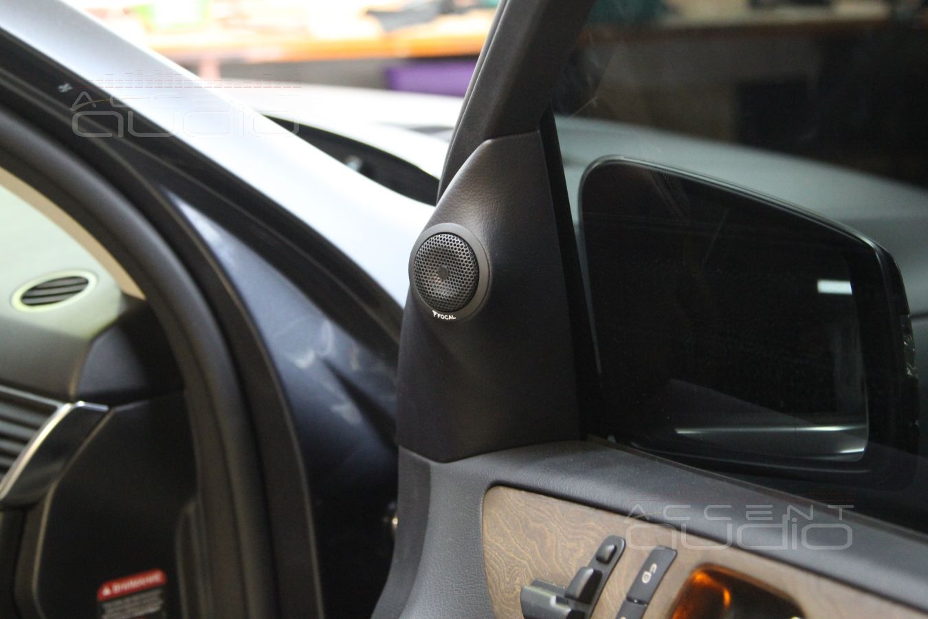 Подиумы под твитеры Focal в Mercedes-Benz ML