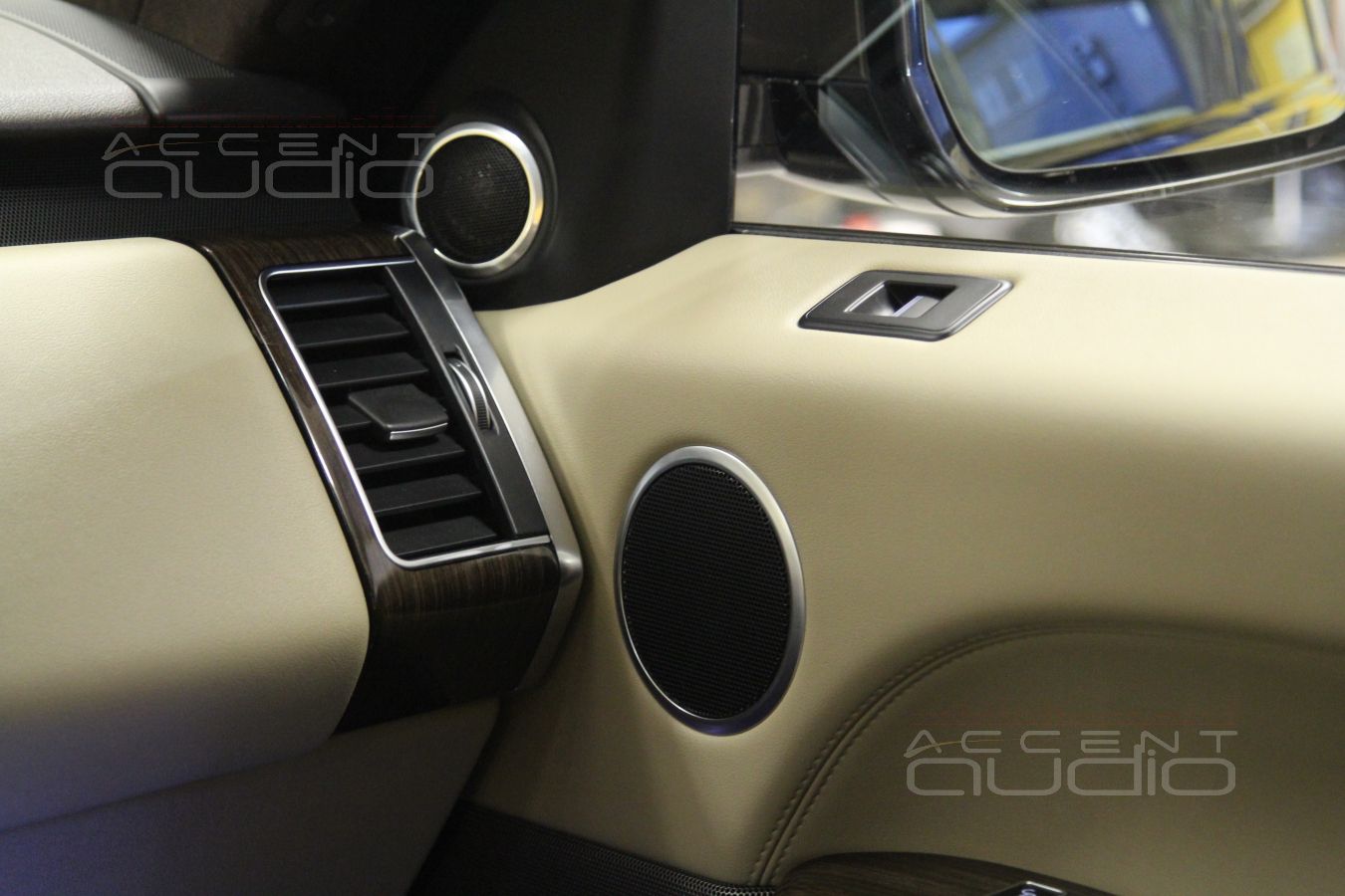 Что могут домашние динамики ScanSpeak, если их спрятать за заводские обшивки ?