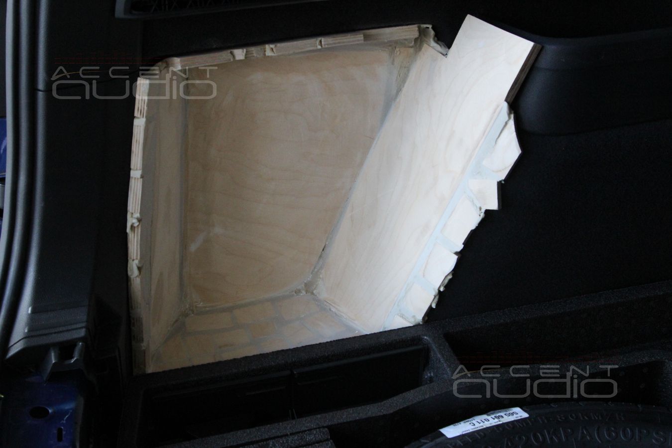 Сабвуфер-стелс: не столько для Kodiaq, сколько для Rainbow 10 Profi line