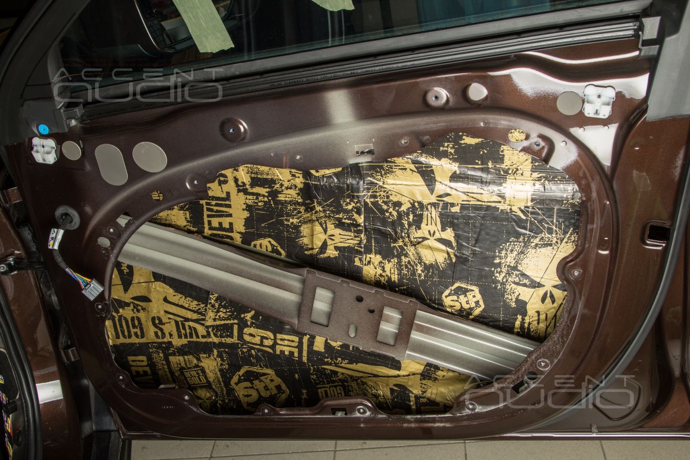 Аудиоподготовка дверей и штатный монтаж новых мидбасовых динамиков SOAudio 165\38