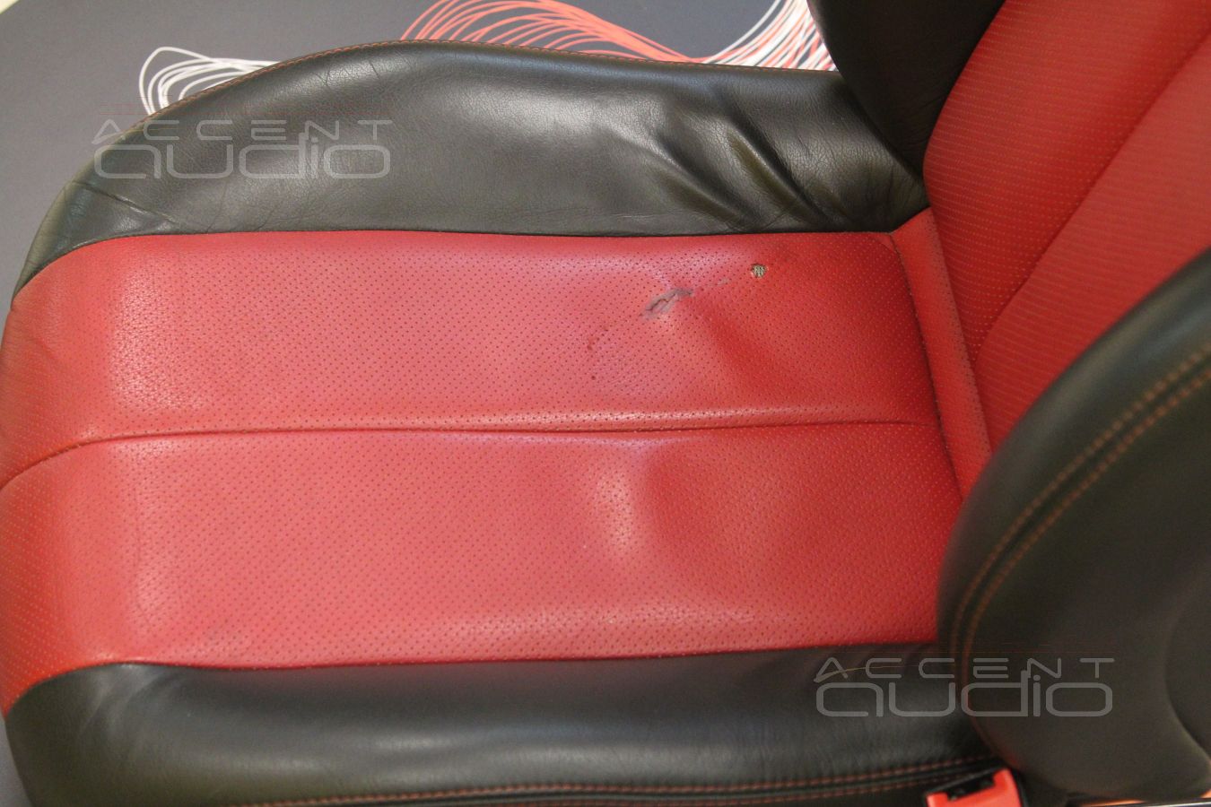 Mercedes-Benz ремонтируем, перешиваем, красим сидения и детали интерьера