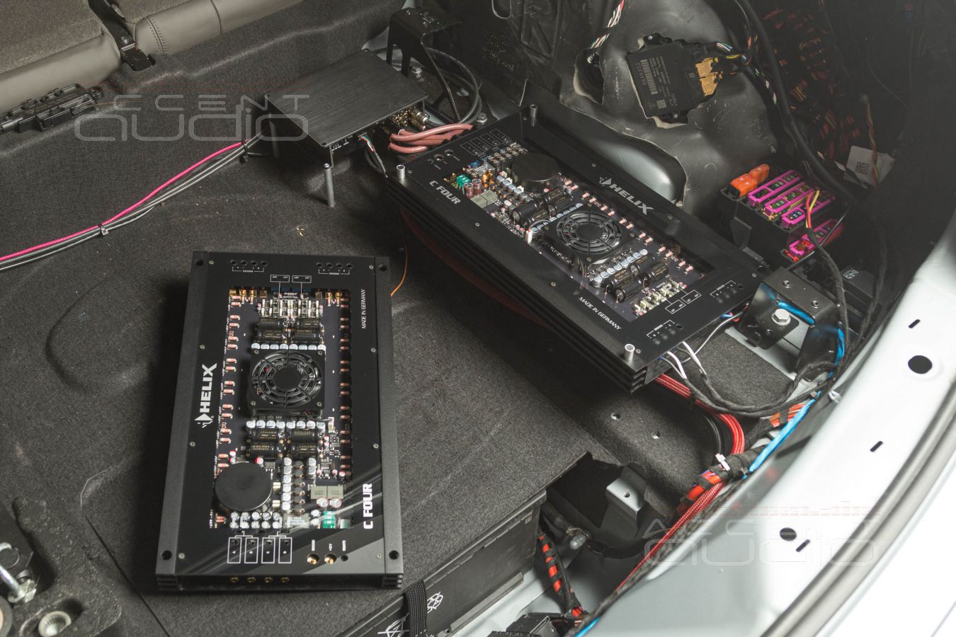 Выбор и монтаж усилителей AB класса в компактный Porsche Macan