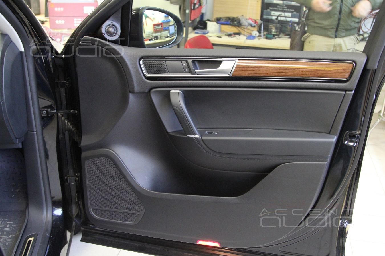 Акустика ScanSpeak в Touareg NF