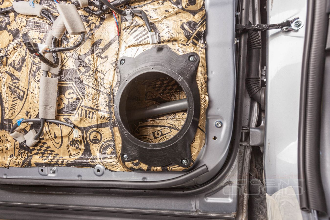 Аудиоподготовка дверей и установка мидбасов Brax ML6P