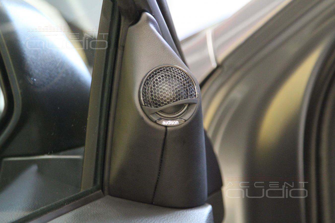 Установка акустики Audison AVK6 & Audison AVX6.5