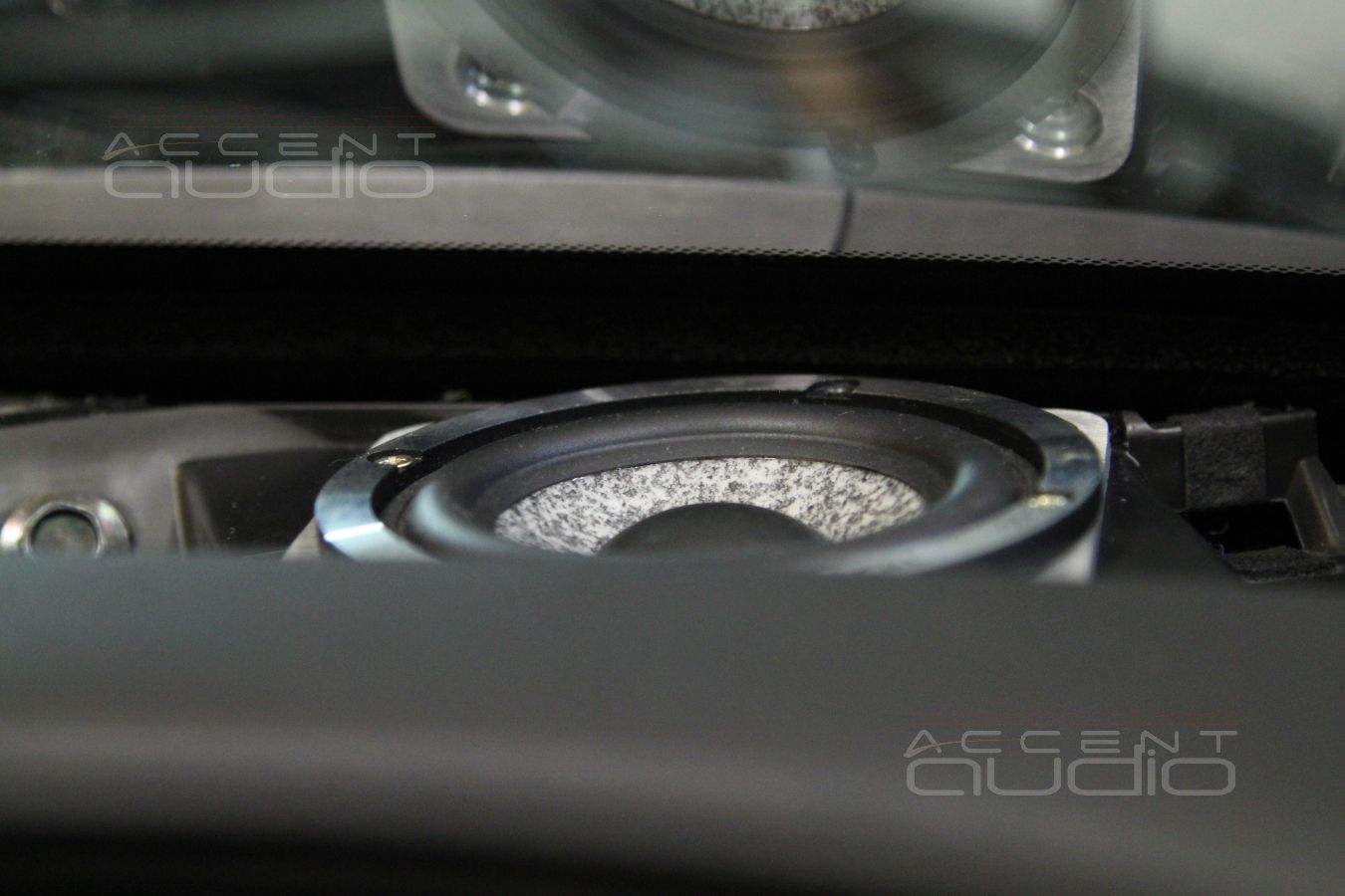 Установка среднечастотных динамиков Focal Utopia Be Midrange 3W2 в Infiniti Q50