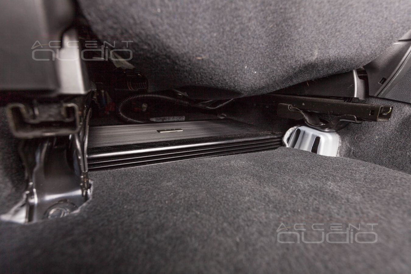 Мягкий и живой Hi-End усилитель E.O.S AE-130.4 в Subaru Forester