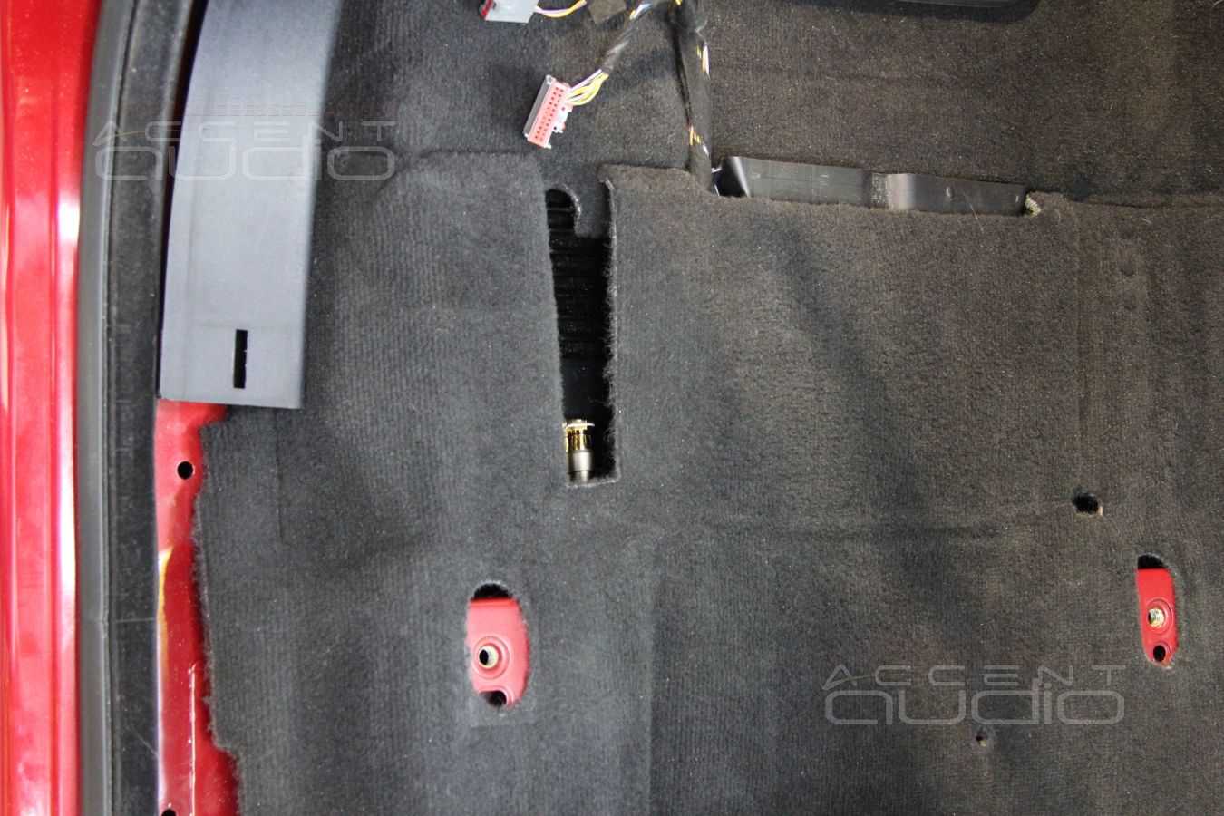 Установка аудиопроцессора и усилителя в RangeRover Evoque