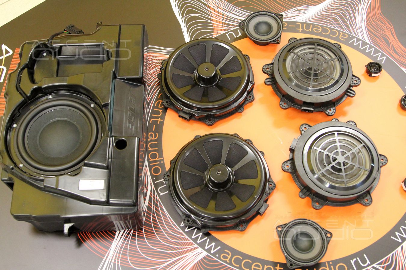 Штатное звучание Bose