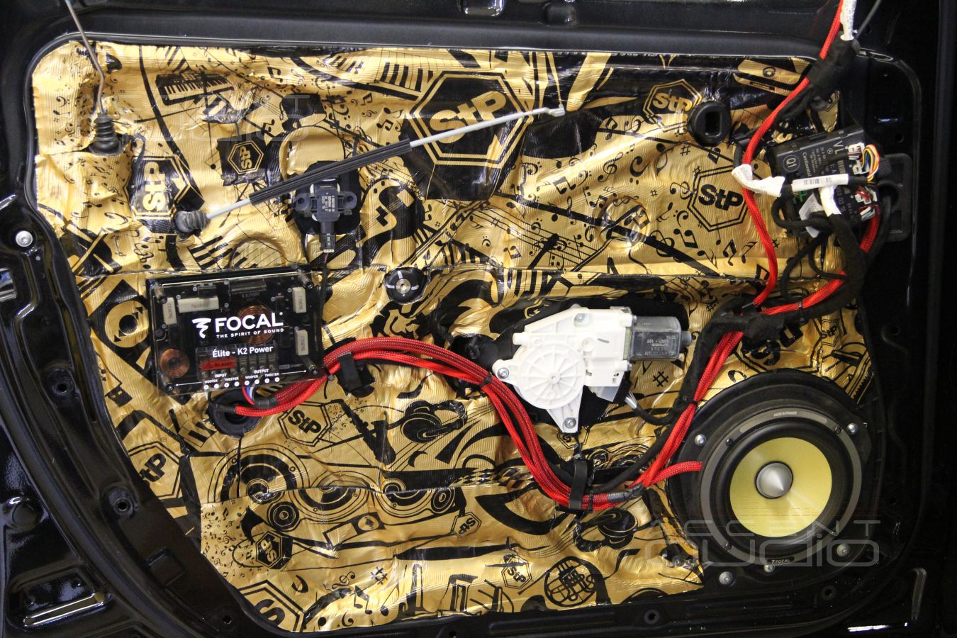 Установка акустики в Mercedes-Benz GLE