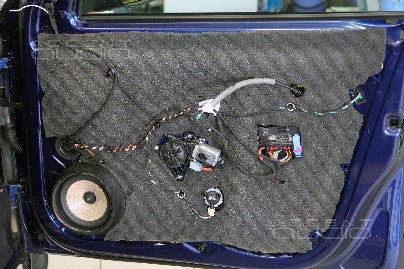 Шумоизоляция и аудиоподготовка передних дверей