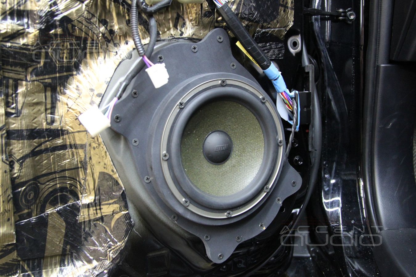 Старое по-новому: процессорная аудиосистема в Toyota Land Cruiser Prado