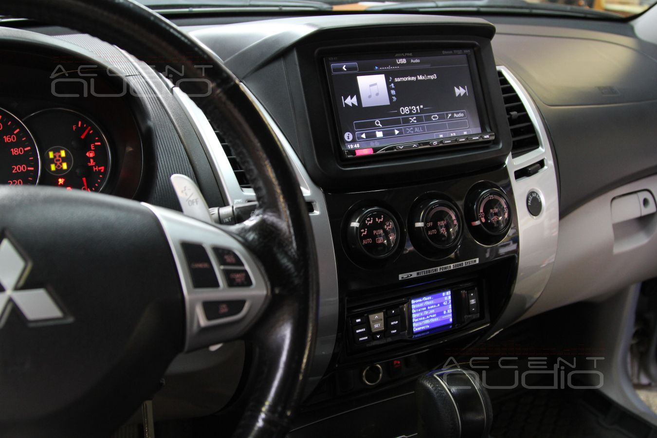 Мультимедиа для Mitsubishi Pajero Sport 2013: новое по-старому