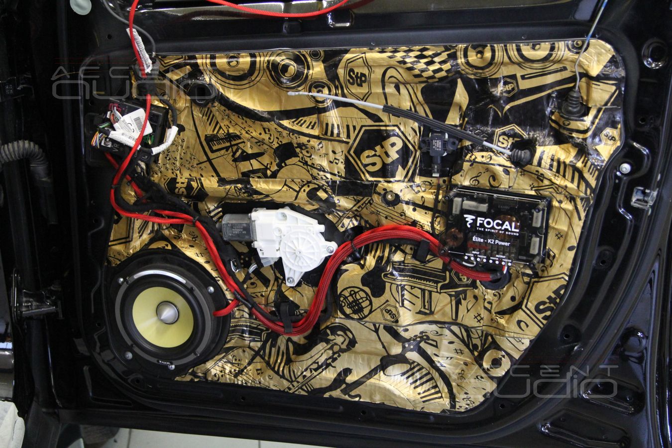 Установка акустики в Mercedes-Benz GLE