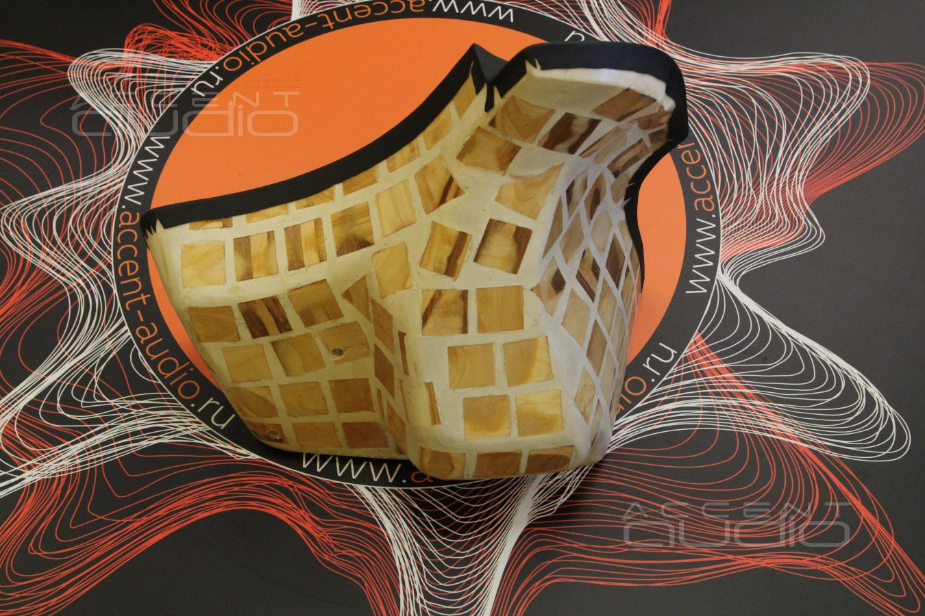 Скорлупу – в помойку: настоящий стелс из дерева