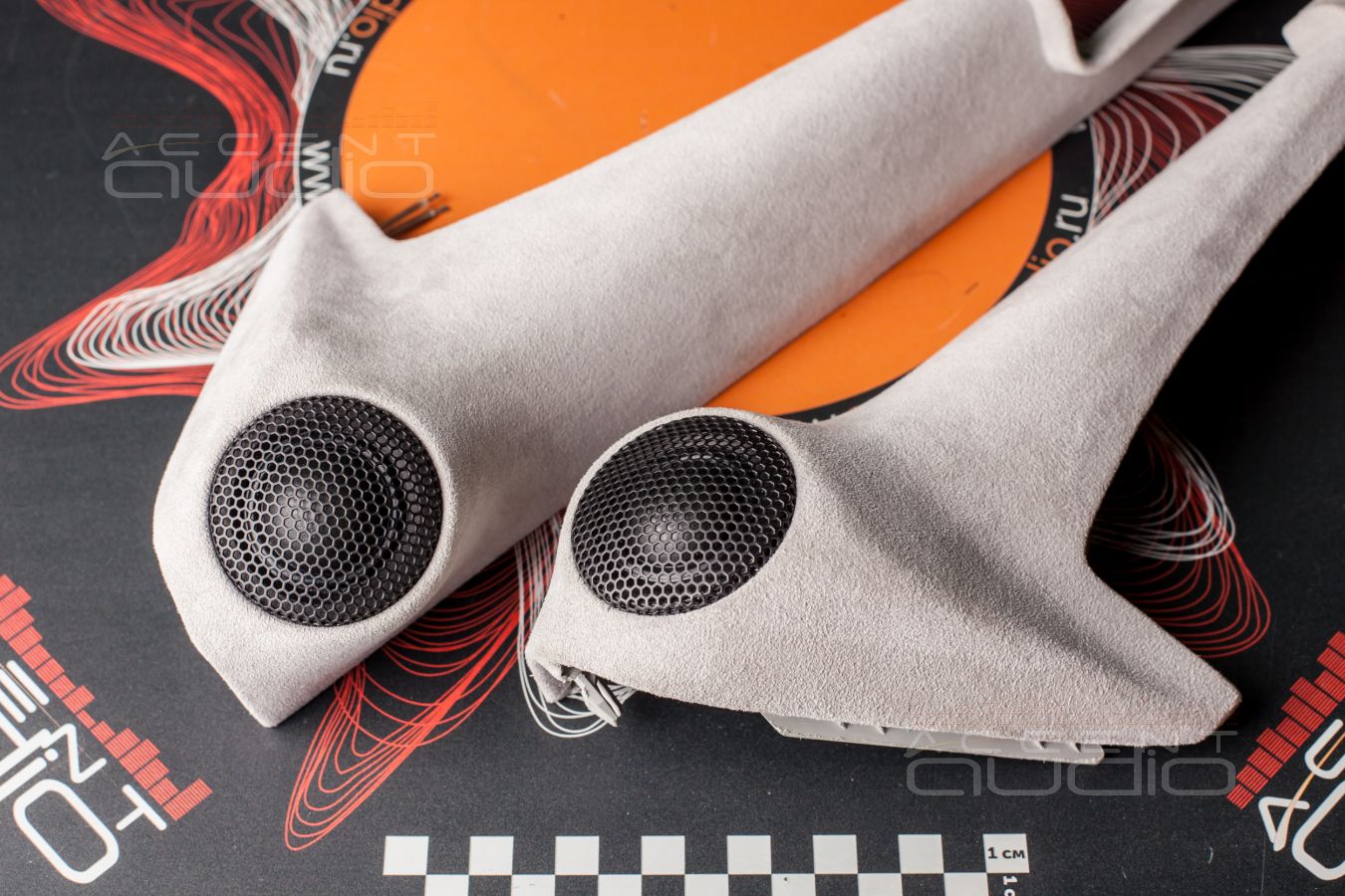 Подиумы под твитеры SOAudio и правильное расположение пищалок в Volkswagen Crafter