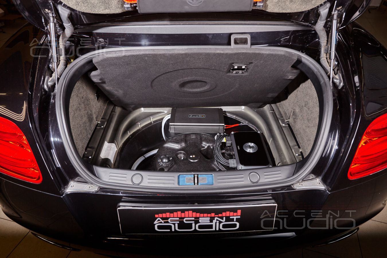 Установка усилителей в Bentley Continental GT