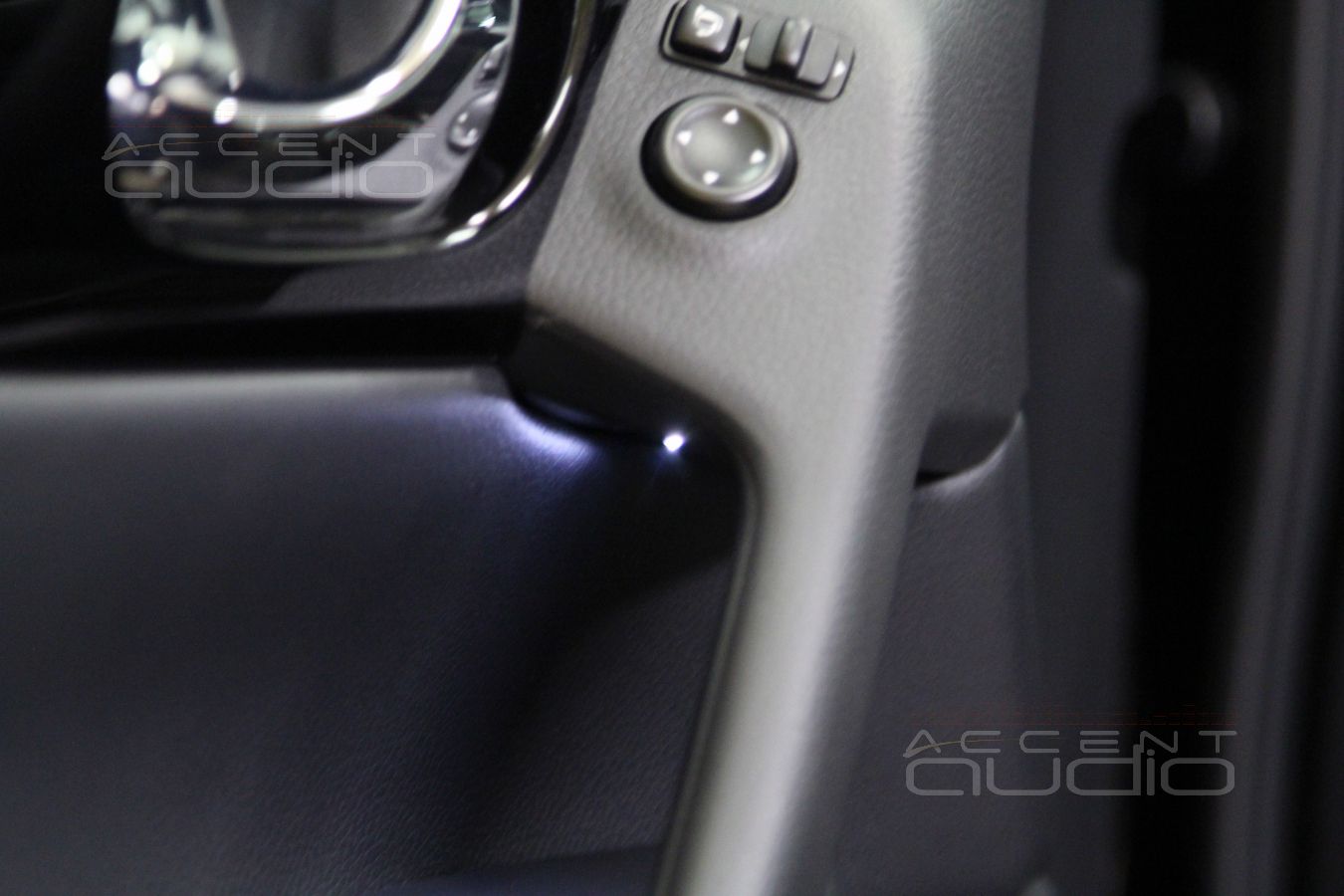 Дополнительный свет для кнопок стеклоподъемников 