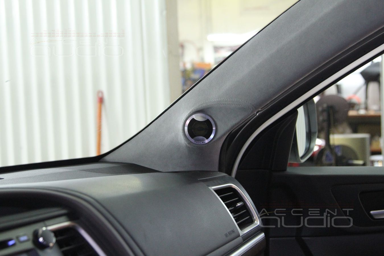 Focal KRX 2 в Toyota Highlander