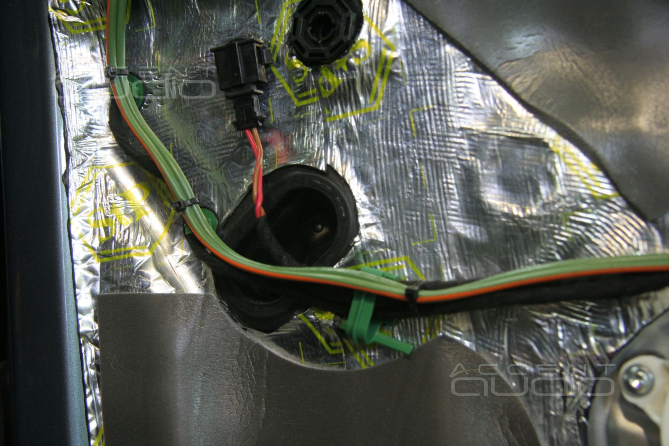 Особенности установки акустики в Volkswagen Jetta