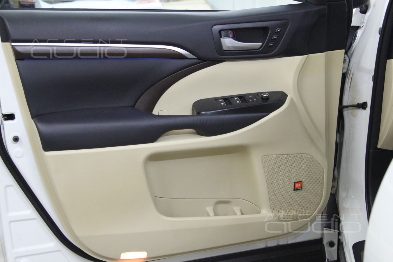 Акустика Morel Elate Titanium 603 в Toyota Highlander